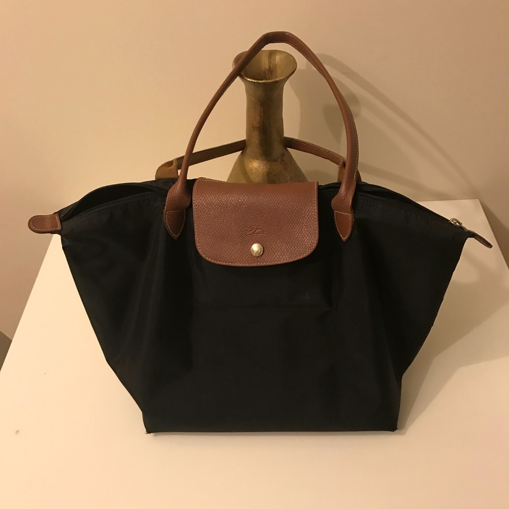 Large tote - visible signs of use! Poor condition!